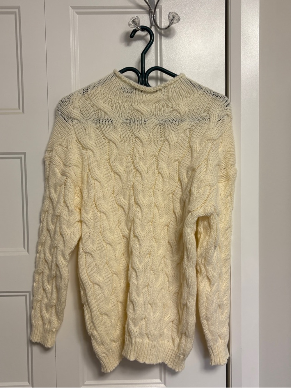 Cream Cable Knit Sweater Size Small